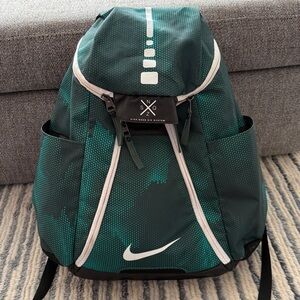 NIKE QUAD ZIP SYSTEM Hoops Elite MAX AIR Deep Green Backpack